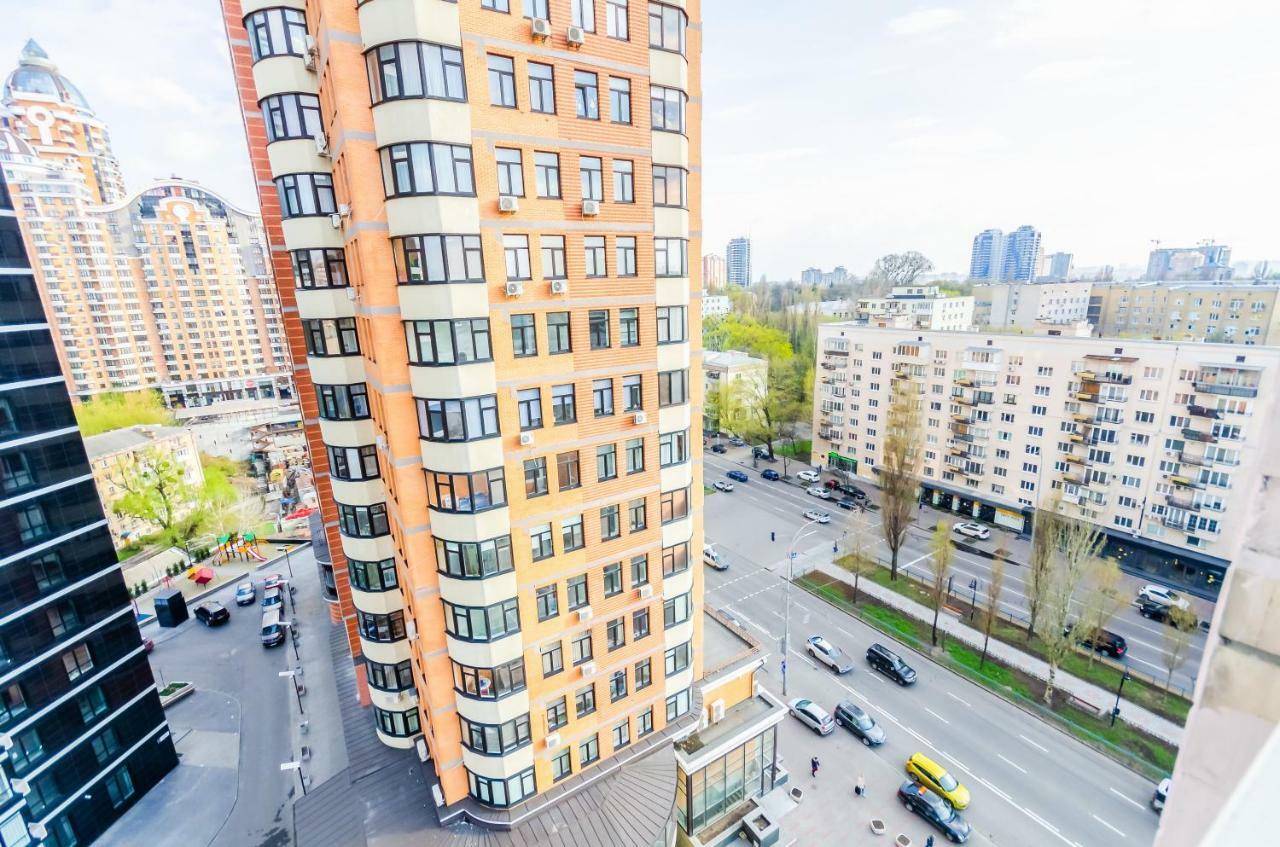 Kozzy Apartment In Kiev City Center Lu7 Exterior photo