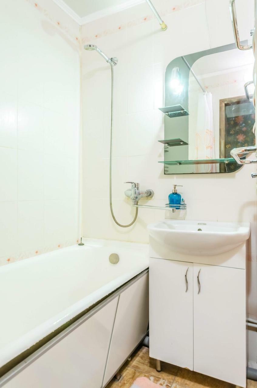 Kozzy Apartment In Kiev City Center Lu7 Exterior photo